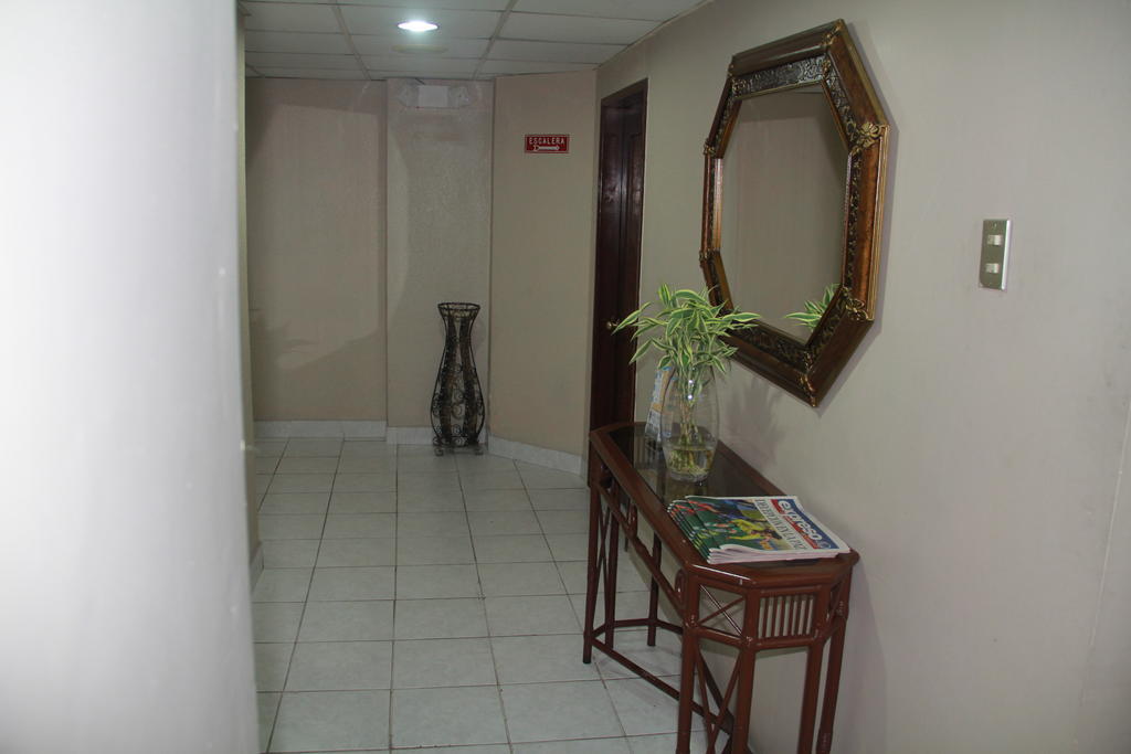 Hotel La Torre Гуаякиль Экстерьер фото